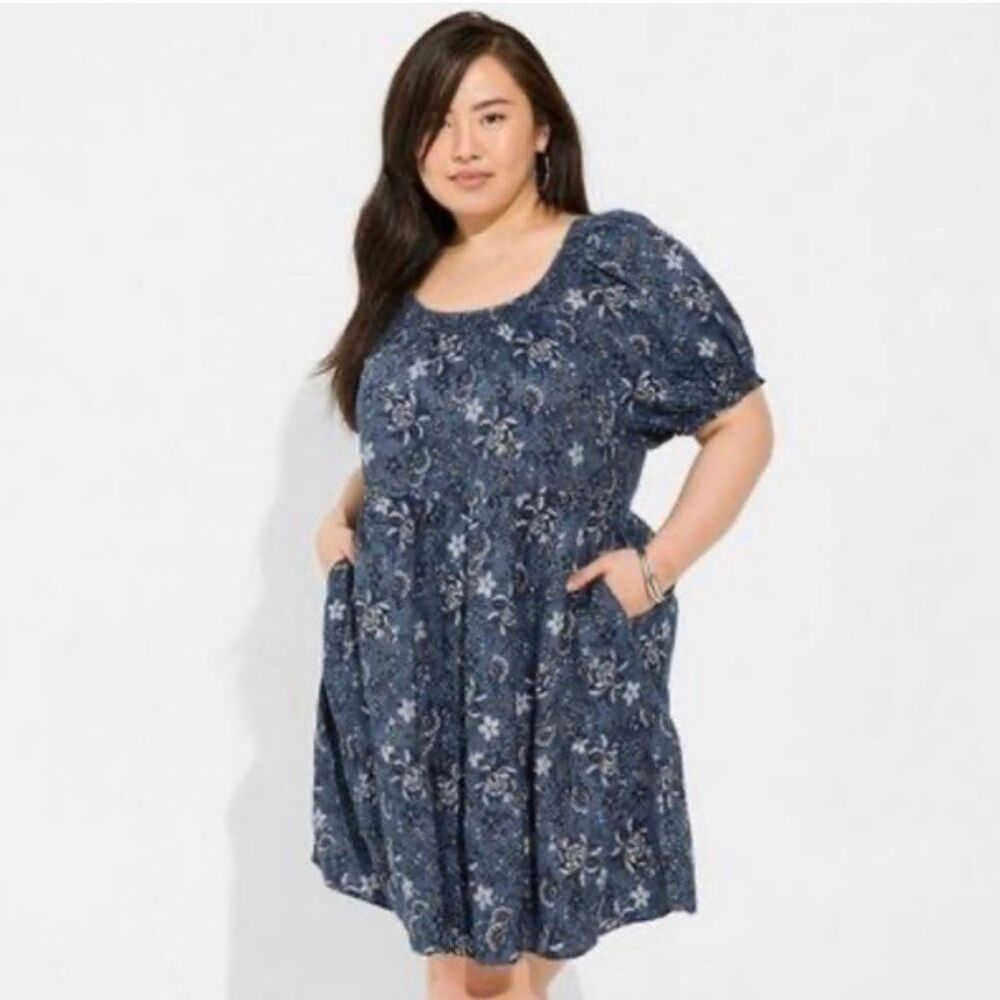 NWT torrid dress mini chambray puff sleeve blue and white floral short sleeve si